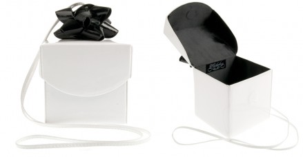 Yazbukey - White & Black Box Purse